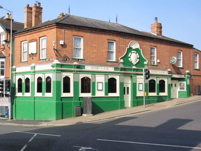 Henry’s Bar