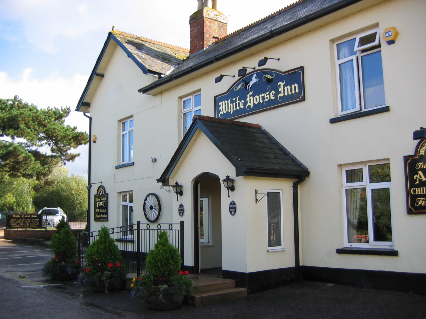 White Horse Inn, Woodbury Salterton Heavitree Brewery